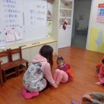 示範仰臥起坐 (1)