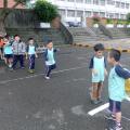 穿衣服接力遊戲-男生