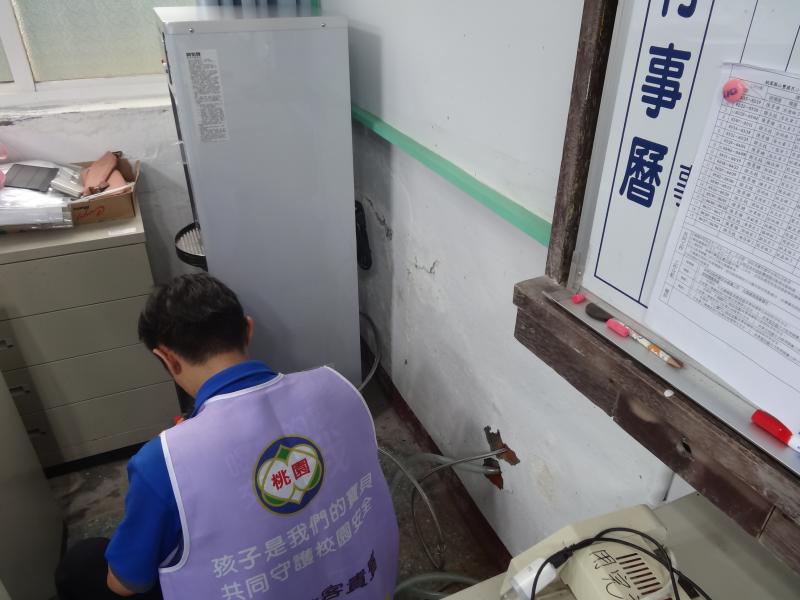 總務處新設飲水機08