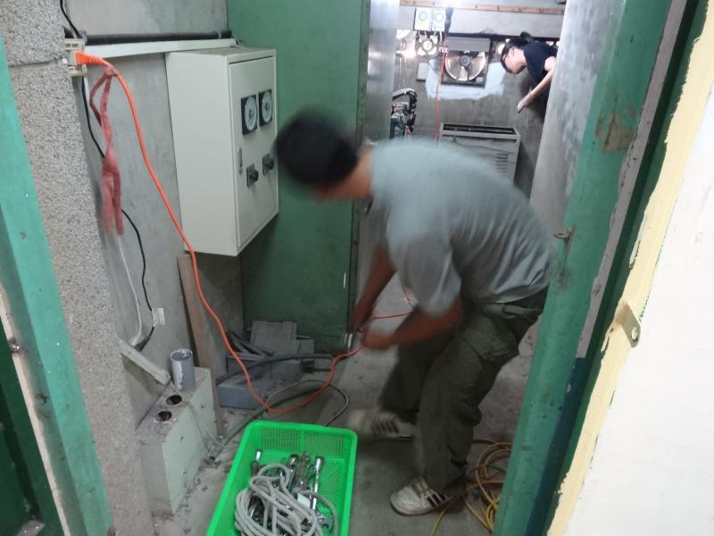 損壞變壓器更換05