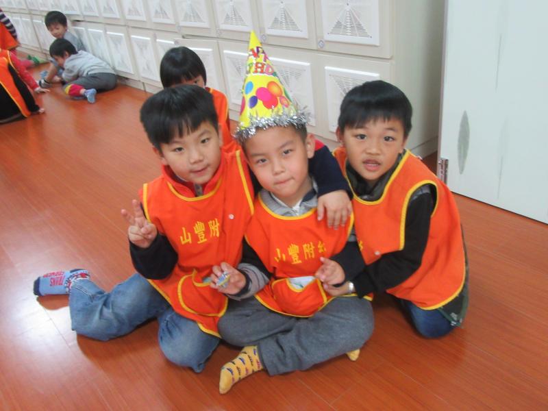 10602232月份慶生會 (1).JPG