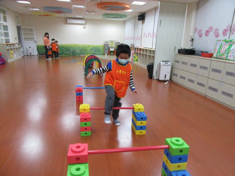 跨欄 (1).JPG