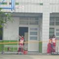 第六棟一 F走廊上......認真的身影.....