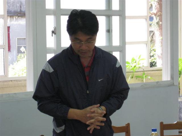 由主任逐條朗讀說明