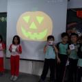 Halloween應景作品~~我們的"小南瓜燈"^^