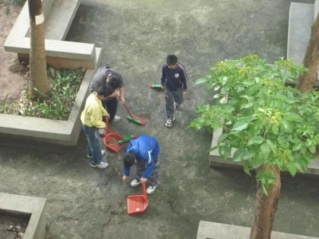 每人點滴的認真.....讓大家擁有乾淨的校園.....