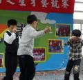 魅力....於..舉手投足間..展現無遺...