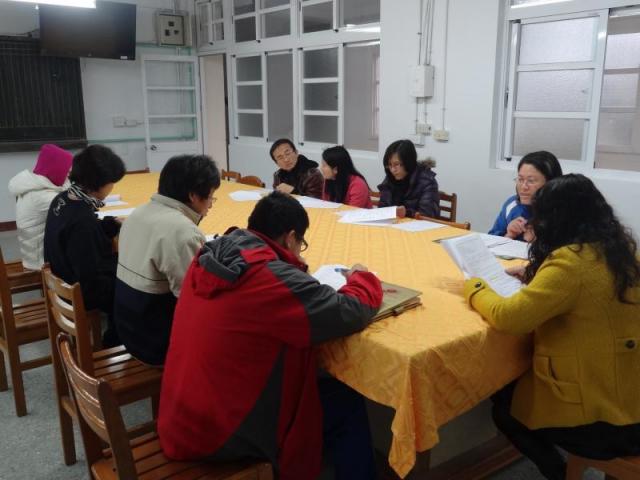 委員們參與討論情形
