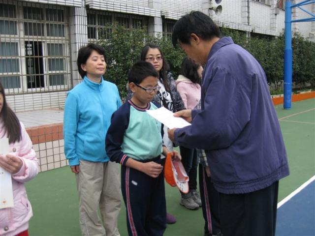 五義胡財升榮獲國小組第四名