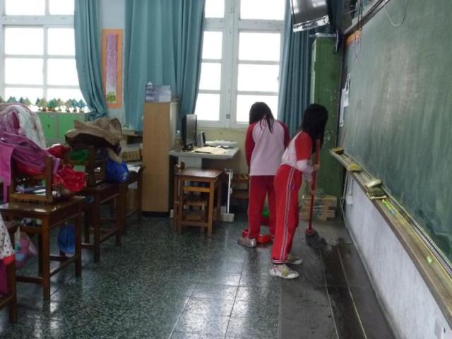 第三棟二樓努力打掃的人兒 