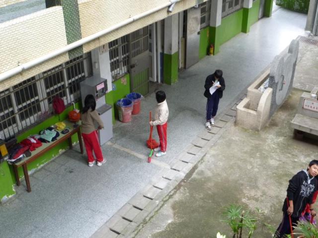 第三棟一樓辛苦打掃的小朋友 