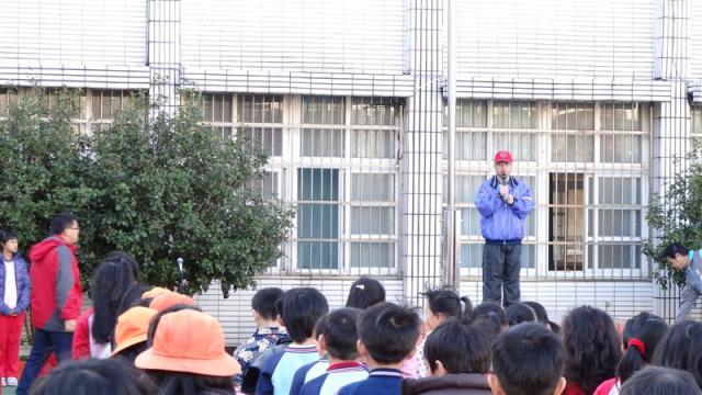 教務主任：放假了...但..依然要把各項工作（寒假作業）...如期完成