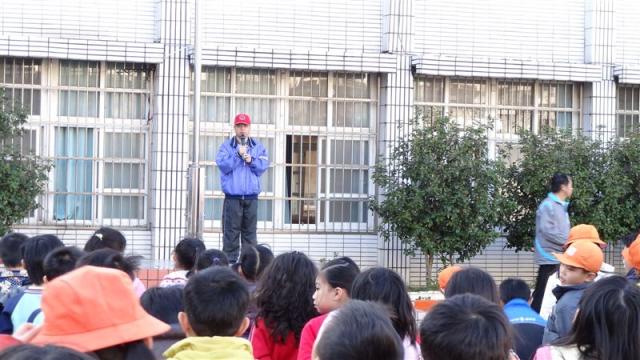 假期中能多閱讀..充實生活