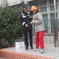 警官與學生互動情形