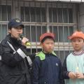 警官與學生互動情形