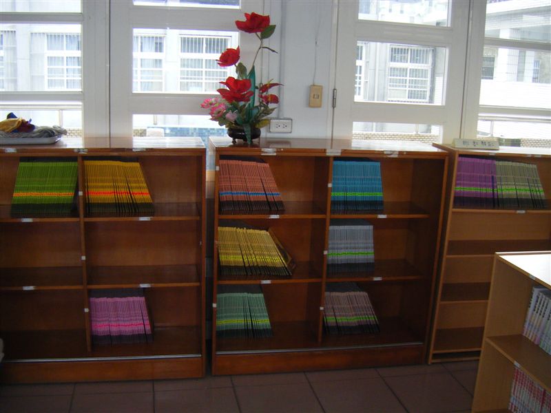 新購置環境教育圖書在圖書室上架