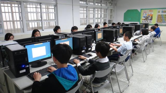 比賽時間十分鐘，請大家就緒.JPG