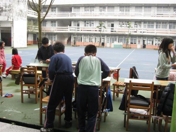 看看有什麼是溼的