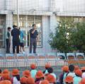 總務呂 主任提醒所有的小朋友要愛惜新旳操場....回家也要記得和家人宣導
