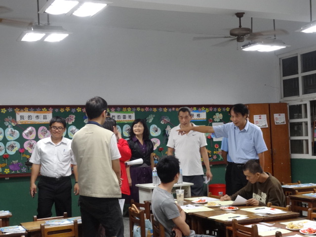 校長希望家長們..觀看學校網站...了解校務推展情況