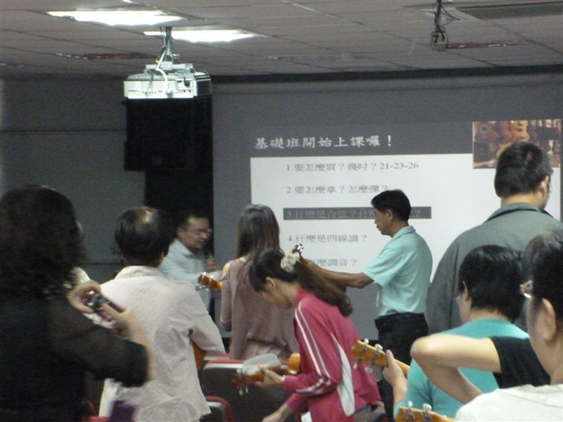 其實.....不瞞各位....我們家校長大人其實也超想玩的....