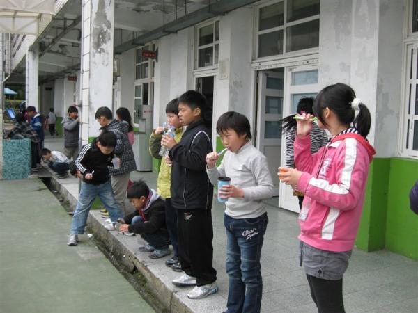 牙齒前面刷乾淨