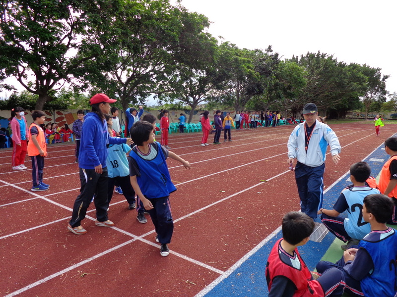 健康促進學校活動暨親子園遊會練習-六忠綜合活動-大隊接力IMG_0400.JPG