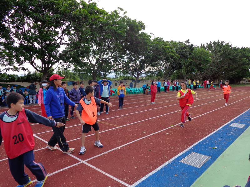 健康促進學校活動暨親子園遊會練習-六忠綜合活動-大隊接力IMG_0407.JPG