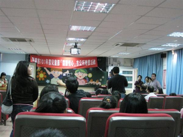 現場有記者來拍攝