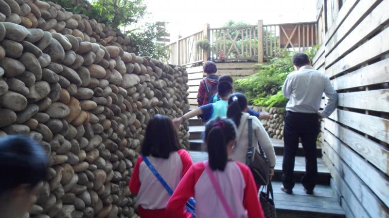 五忠鳳嬌老師~帶隊準備回學校啦...