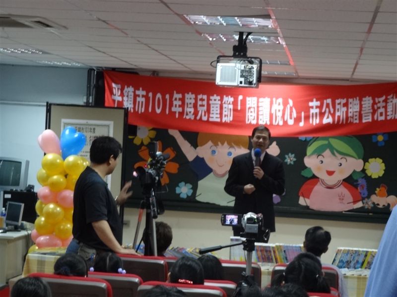 陳市長--說明--兒童節贈書的深遠含義