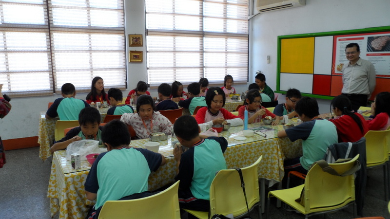 英語村教學05.Lunch time-SAM_4121.JPG