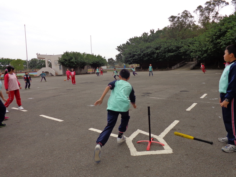 五忠-綜合活動-樂樂棒球DSC00378.JPG