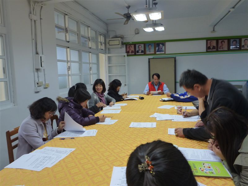 102.12.02十二月大組行政會議 由玄正校長親自主持會議