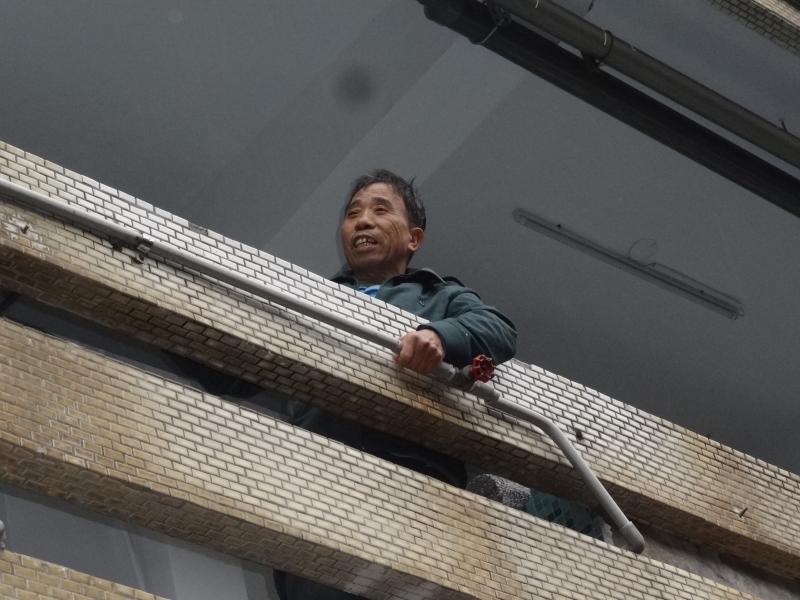 就是這根水管漏水
