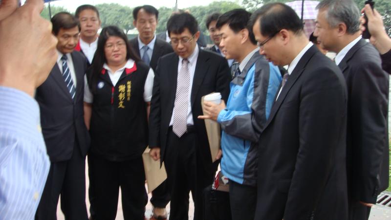 長官說這個跑道要整修