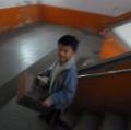 第二棟二樓認真送飯筒的小朋友....上下樓梯要小心才不會危險喔