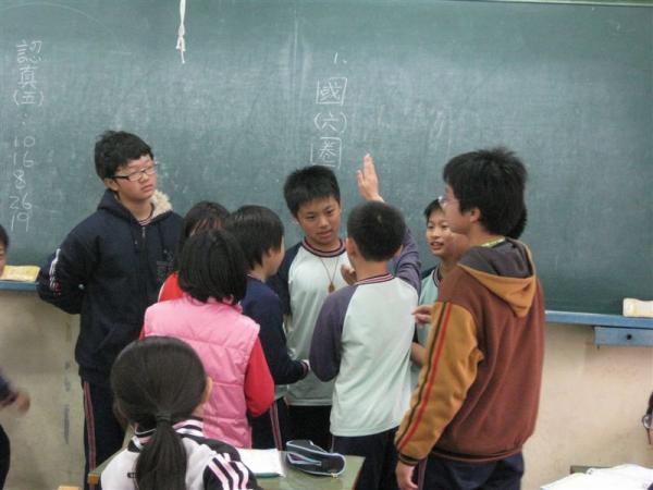 有人提問題給同學回答