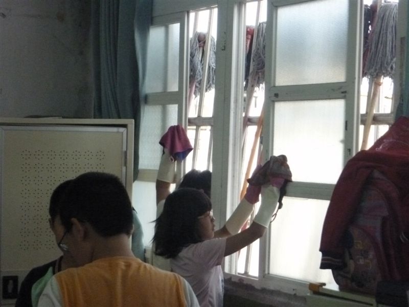 大約過了十五分鐘之後.....我們再用清水洗淨抹布