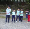 大家奮力一丟..看誰丟得準？