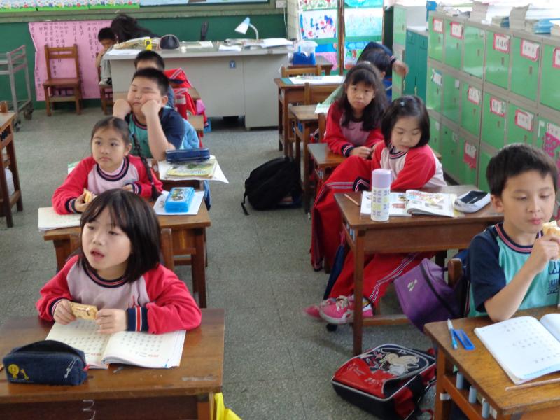 大聲唱出課語歌