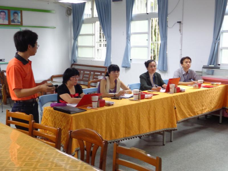 陳承錡老師簡報中