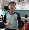 背書時用手拿著