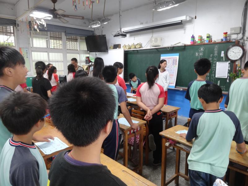 要把國歌琅琅上口