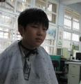 剪髮中