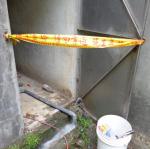 施工前，要先把地下室積水抽出