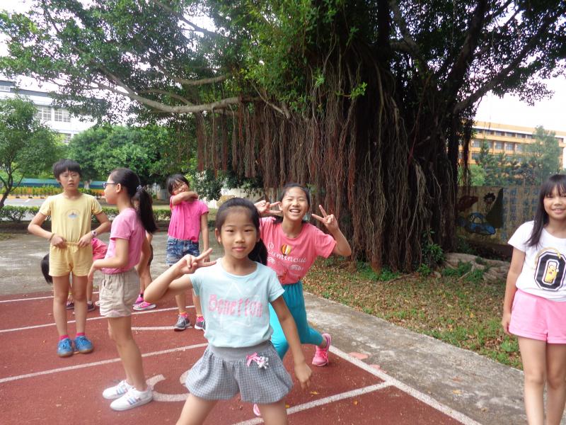 活潑．可愛．老師好喜歡這笑容＂昱秀．子葳＂