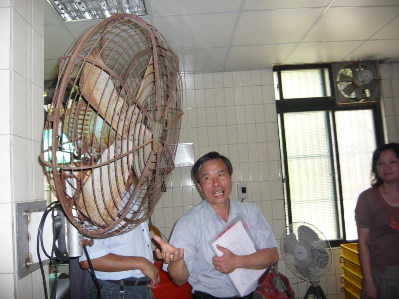 委員說這個電扇可以更新
