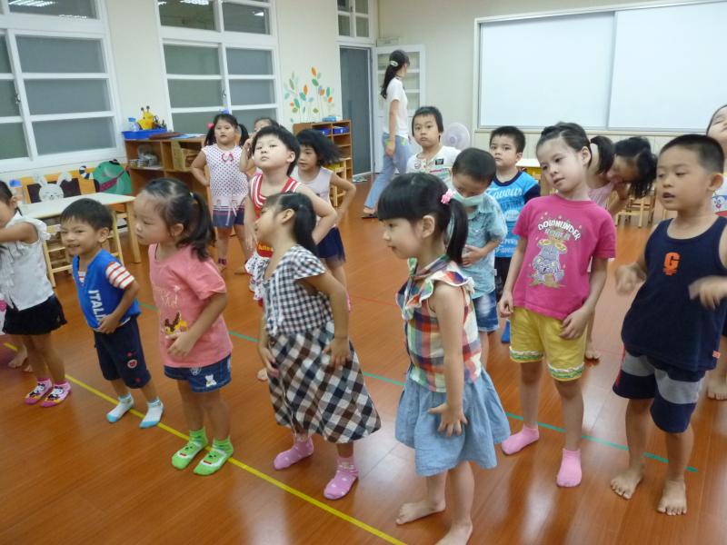 103.09.11體能室分享 (51).JPG