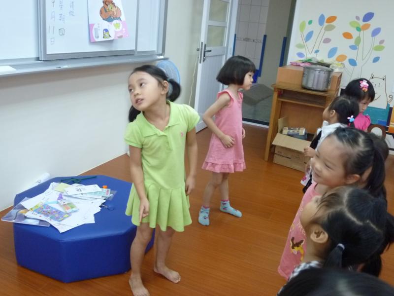 103.09.11體能室分享 (52).JPG
